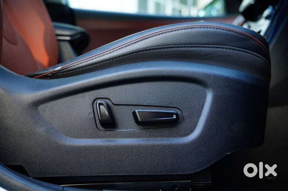 Hyundai Alcazar Platinum, 2023, Petrol