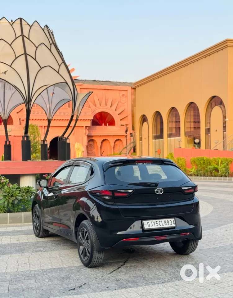 Tata Altroz 1.2 Xz Plus Dark Edition, 2022, Petrol
