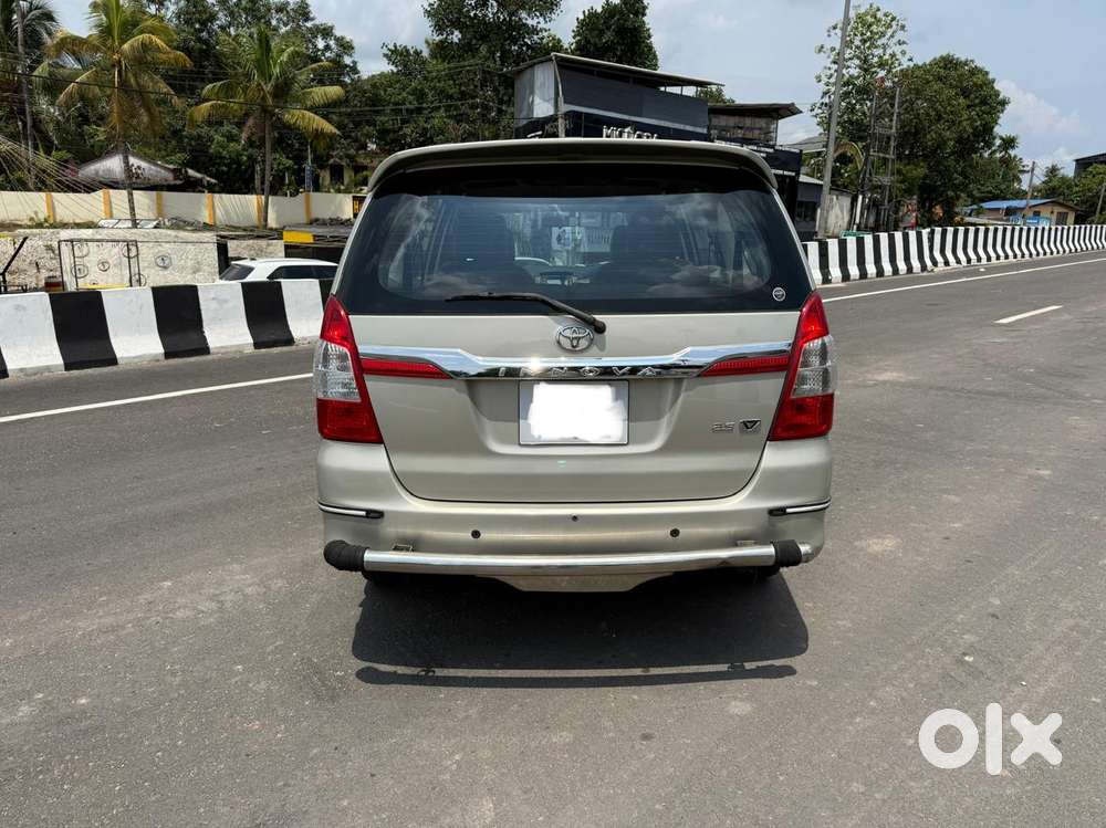 Toyota Innova 2.5 G (diesel) 7 Seater Bs Iv, 2015, Diesel