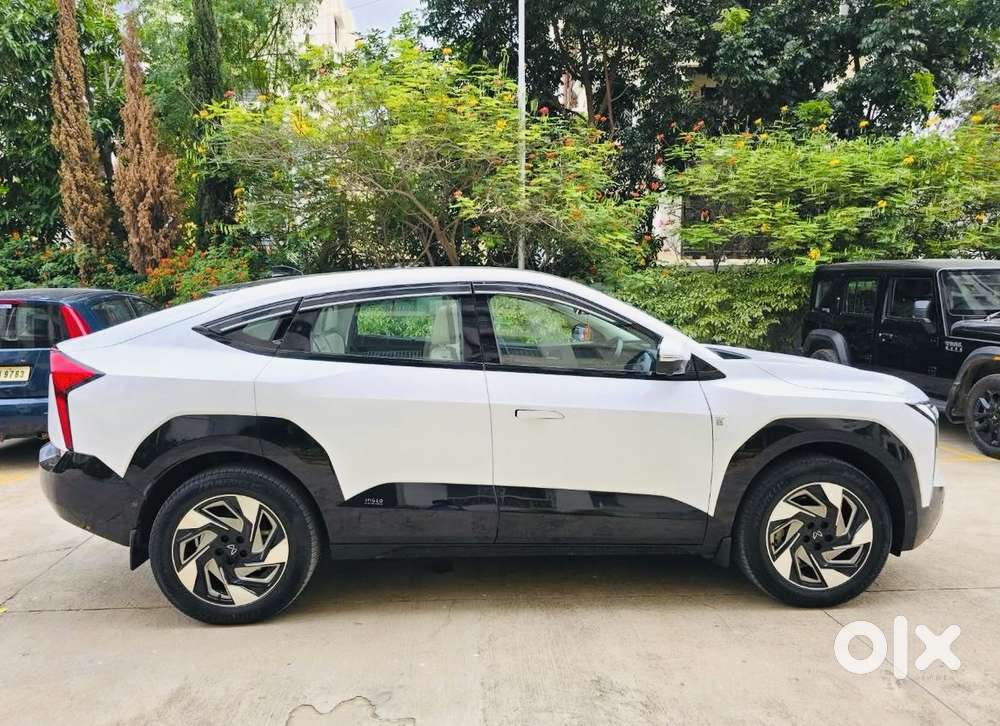 Mahindra Xev 9e Pack Three (top Model), 2025, Electric