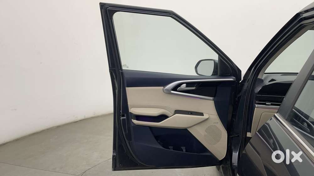 Kia Carens 1.5 Luxury Plus Turbo Dct 7 Str, 2023, Petrol