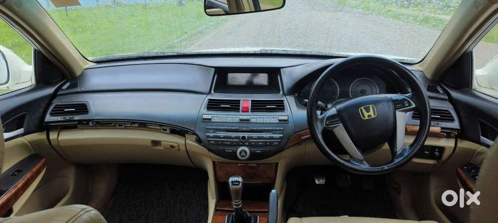 Honda Accord 2.4 Manual, 2012, Petrol