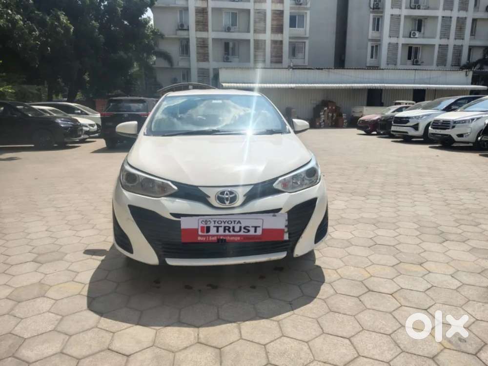 Toyota Yaris J Cvt, 2020, Petrol