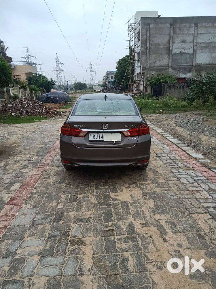 Honda City V At Sunroof I-vtec, 2015, Petrol