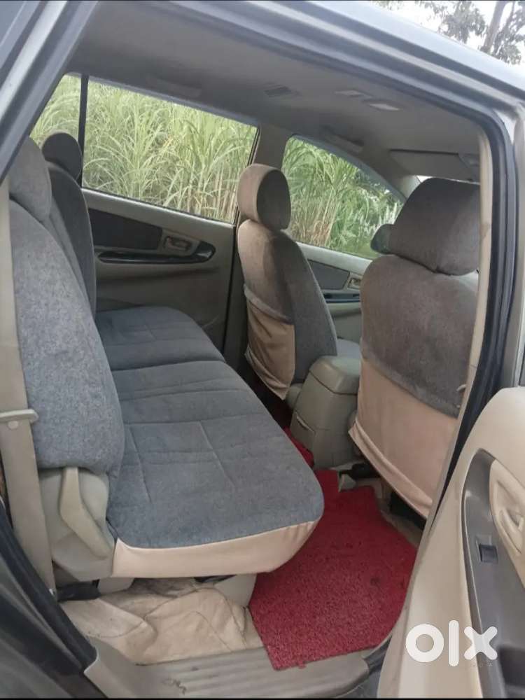 Toyota Innova 2014