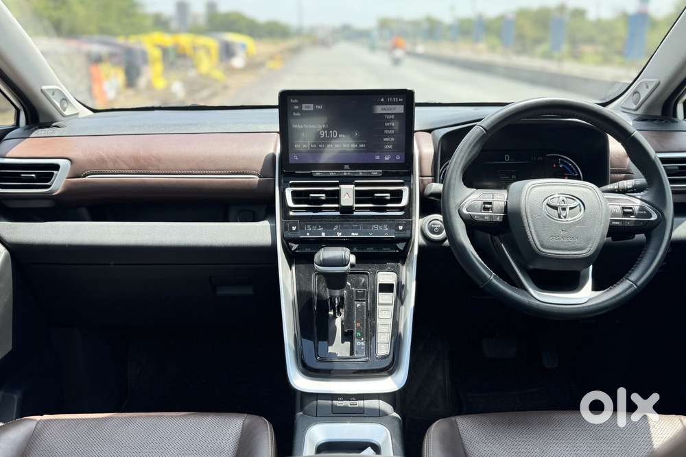 Toyota Innova Hycross 2.0 Zx Hybrid 7 Str, 2024, Cng & Hybrids