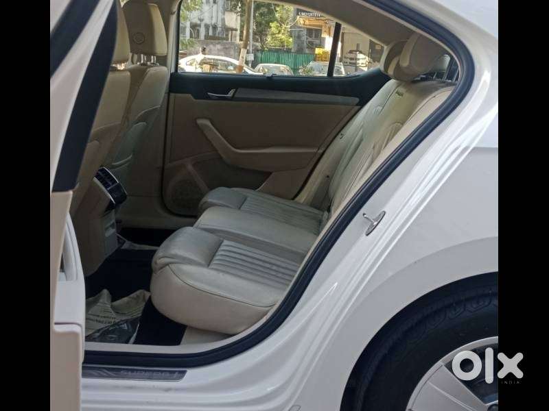 Skoda Superb [2014-2016] 1.8 Style Tsi At, 2016, Petrol