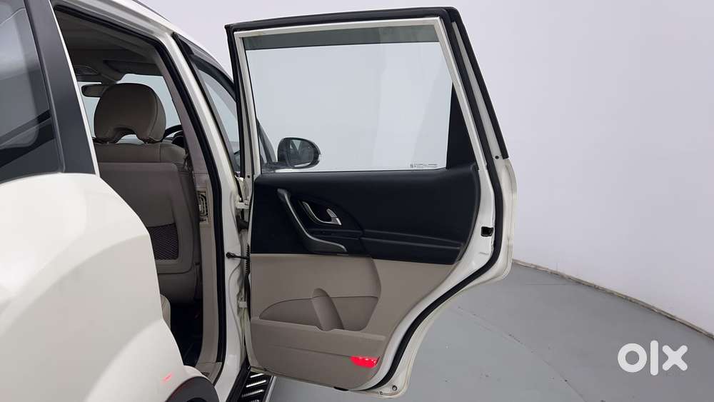 Mahindra Xuv500 W10 At, 2017, Diesel