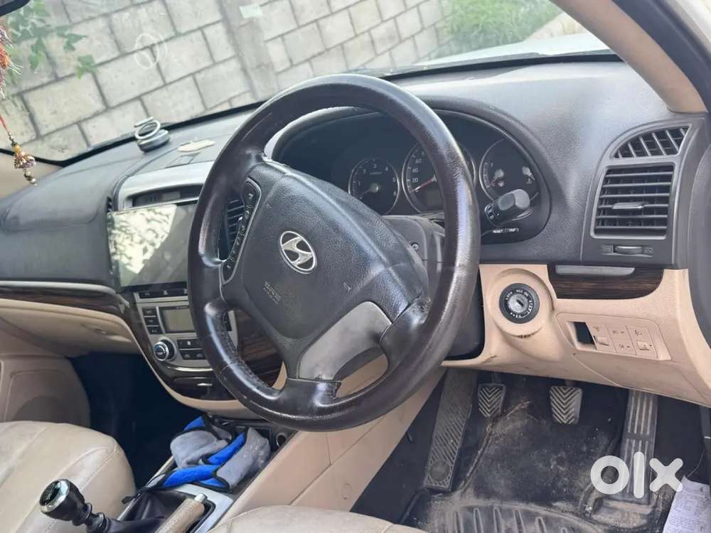 Hyundai Santa Fe 2013 Diesel 900000 Km Driven