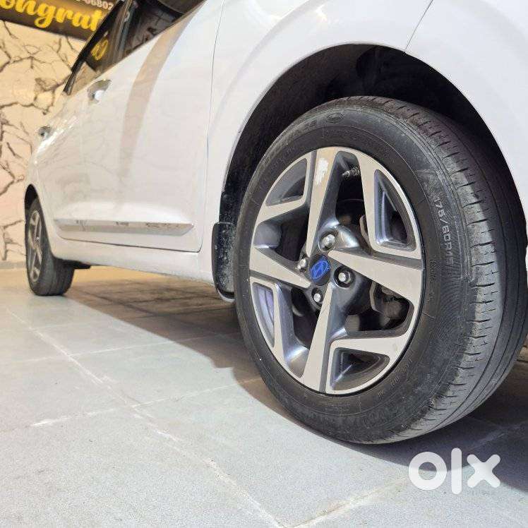 Hyundai Aura 1.2 Sx Cng, 2024, Cng & Hybrids