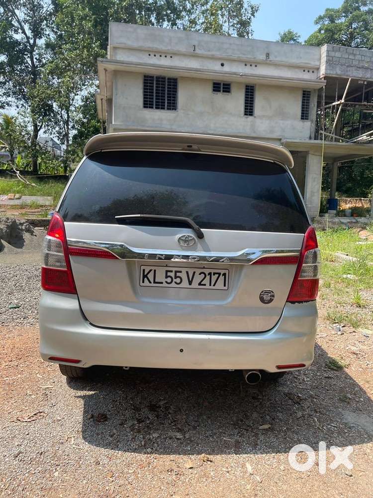 Toyota Innova 2005 Diesel 320000 Km Driven