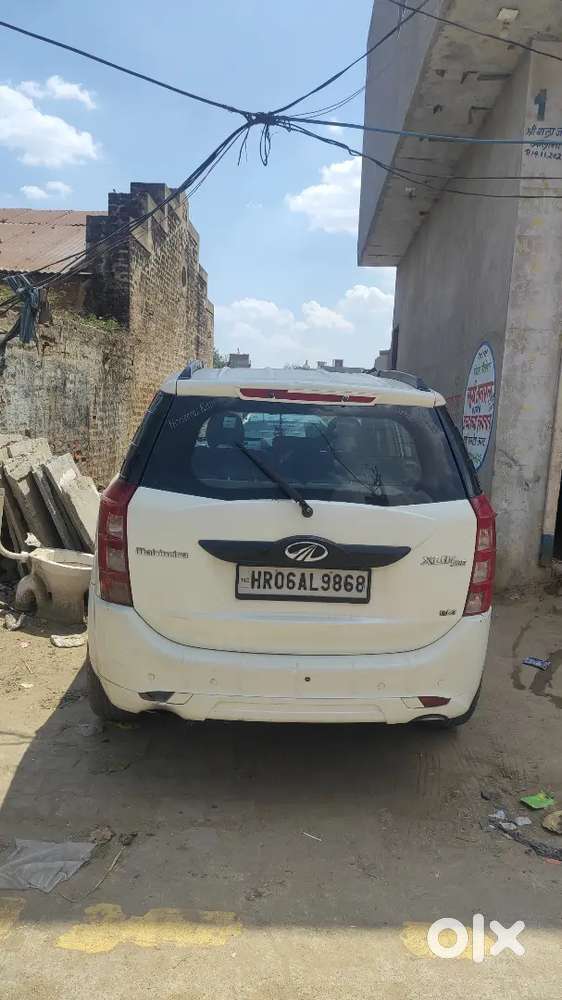 Mahindra Xuv500 2017 179000 Km Urgent Sale Cash Payment