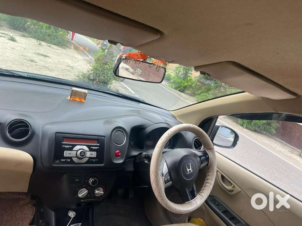 Honda Amaze 2015 Petrol Well Maintained