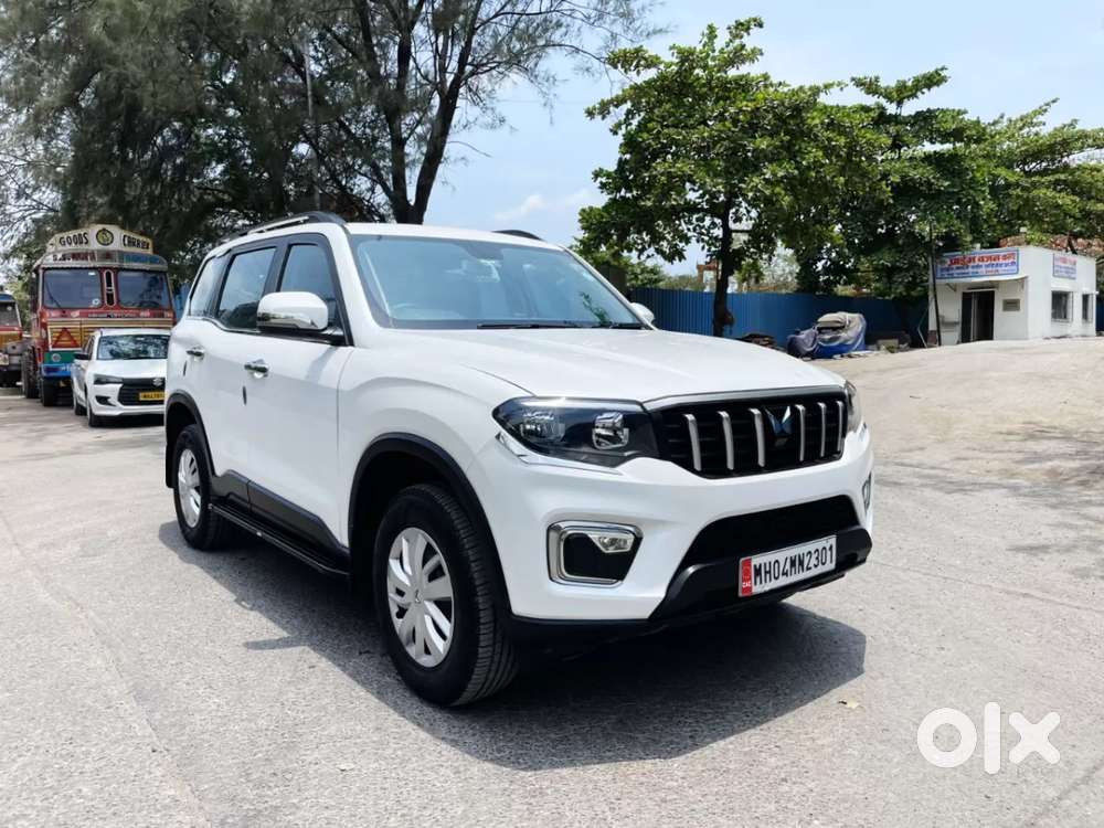 Mahindra Scorpio N Z4 Petrol At 7 Str, 2025, Petrol