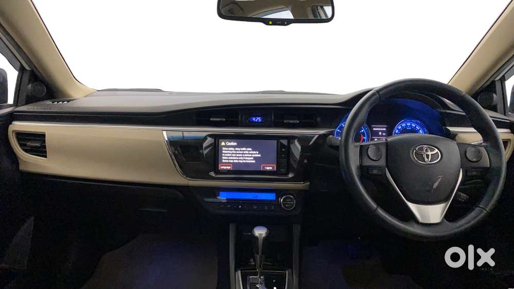 Toyota Corolla Altis 2013-2017 Vl At, 2015, Petrol