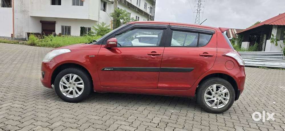 Maruti Suzuki Swift Vvt Zxi, 2013, Petrol