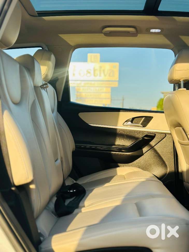 Mahindra Xuv700 2.2 Ax 7 Diesel At Str, 2023, Diesel