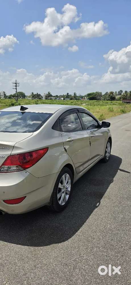 Hyundai Verna 1.6 Crdi 2011 Manual