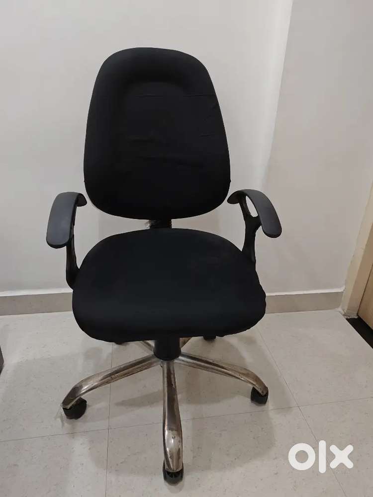 Revolving chair