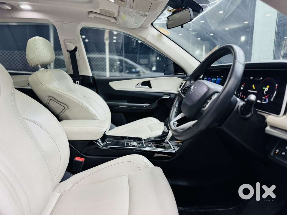 Mahindra Xuv700 2.2 Ax 7 Diesel At Luxury Pack Str, 2023, Diesel