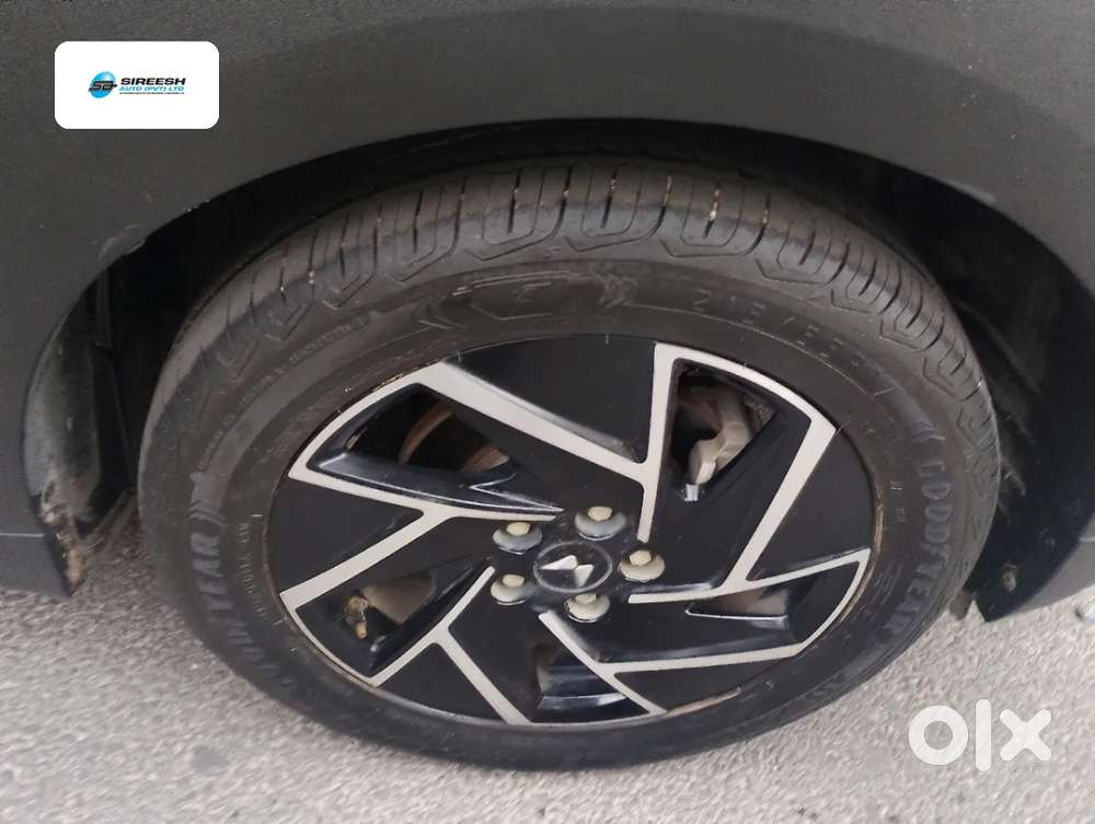 Mahindra Xuv 3xo Ax7l 1.2 Petrol At (pg), 2024, Petrol