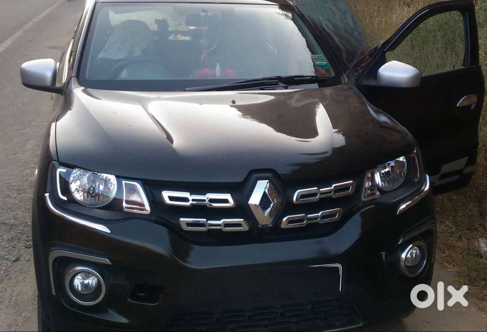Touch Screen Navigation System With Reverse Camera View