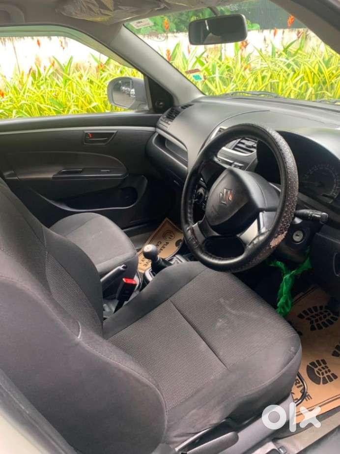 Maruti Suzuki Swift Lxi Optional-o, 2017, Petrol