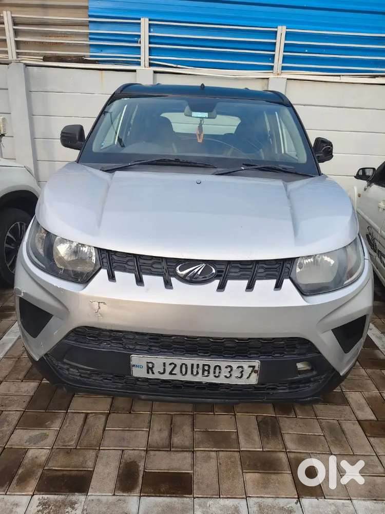 Kuv 100 Petrol Original Pent Suv Car 6 Seats