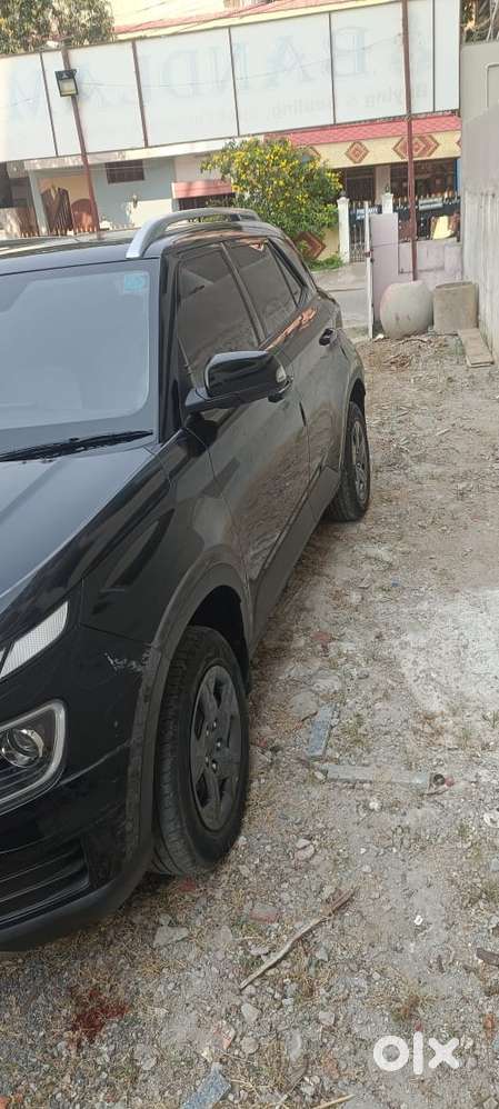 Hyundai Venue 1.2 S (o), 2024, Petrol