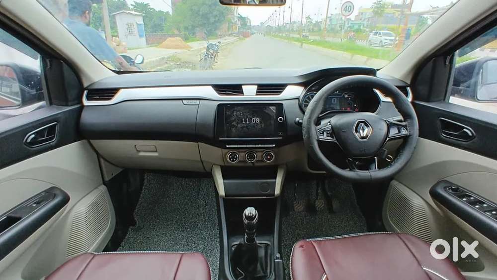 Renault Triber Rxz, 2022, Petrol