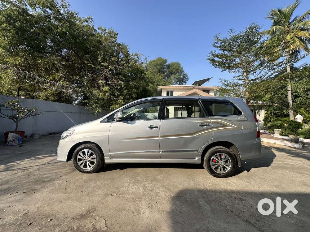 Toyota Innova 2.5 Zx 7 Str Bs-iv, 2015, Diesel