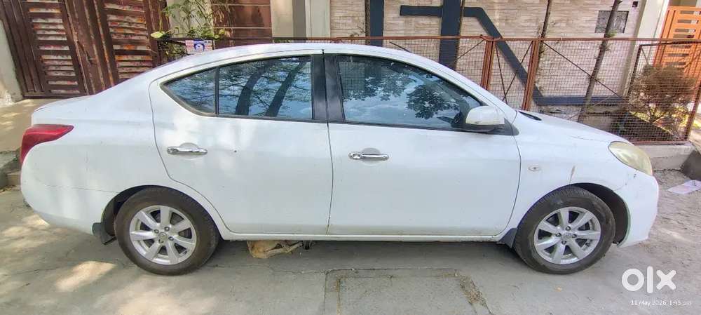 Nissan Sunny 2015