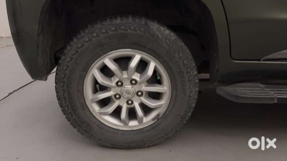 Mahindra Tuv 300 T8, 2016, Diesel