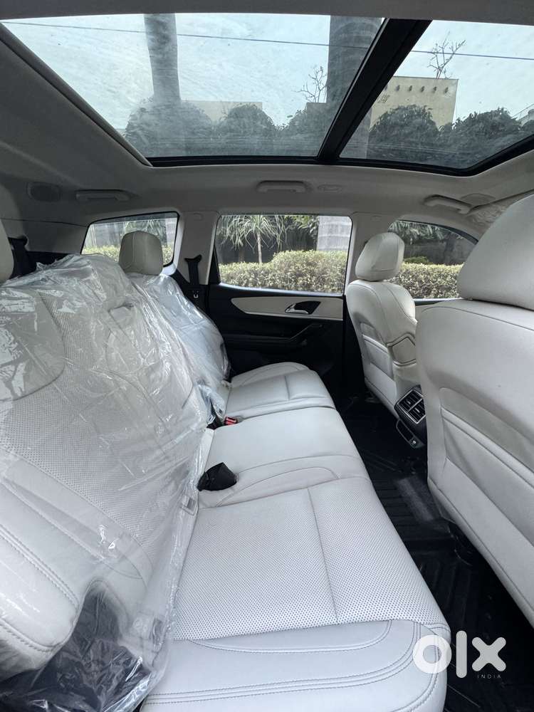 Mahindra Xuv700 2.2 Ax 7 Diesel At Luxury Pack Str, 2024, Diesel