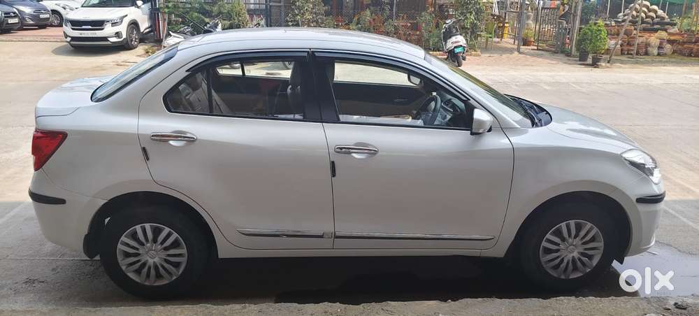 Maruti Suzuki Swift Dzire 1.3 Vxi, 2023, Cng & Hybrids