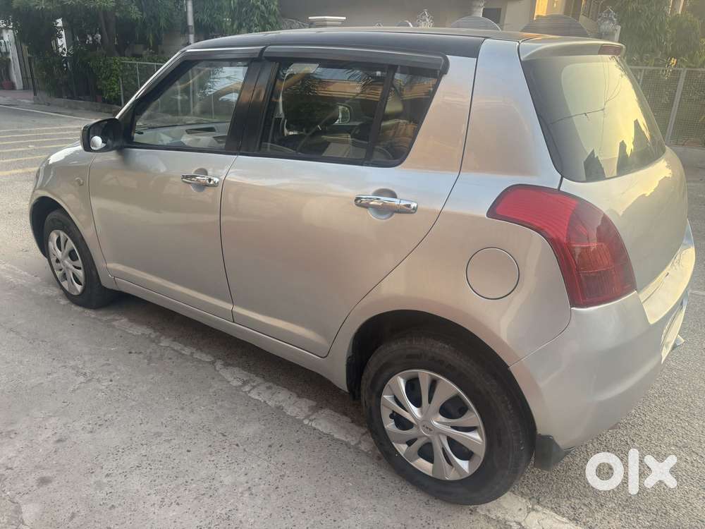 Maruti Suzuki Swift Vxi 1.2 Abs Bs-iv, 2006, Petrol