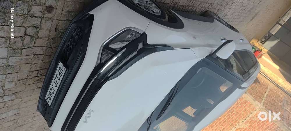 Kia Carens 2024 Petrol 7-seater