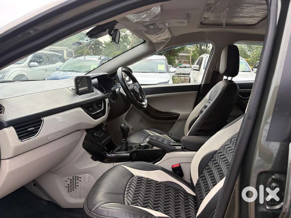 Tata Nexon Xz Plus (hs), 2023, Petrol