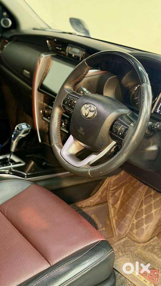 Toyota Fortuner 2.8 Legender 4x4, 2022, Diesel
