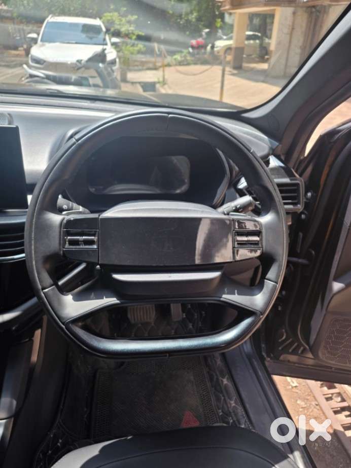 Tata Safari Accomplished X Plus 7 Str Stealth Edition At, 2025, Dies..
