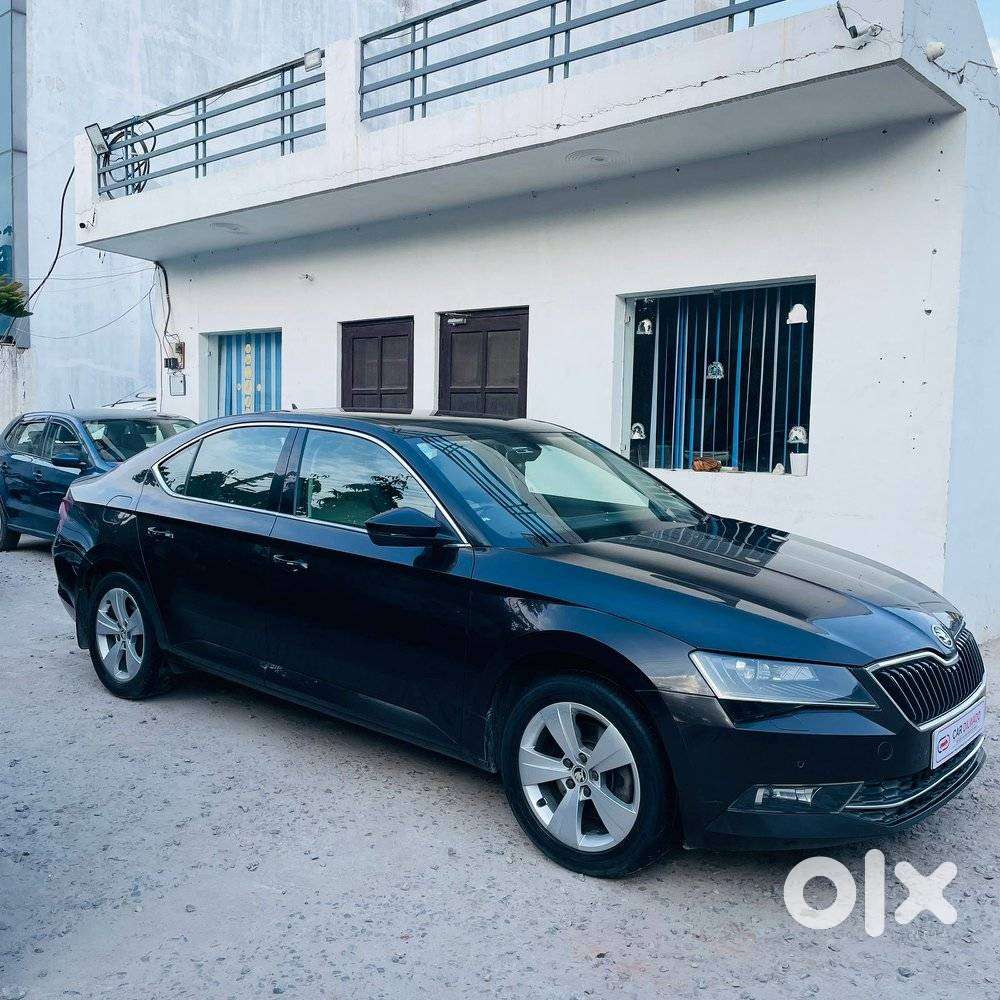 Skoda Superb Style 1.8 Tsi At, 2017, Petrol