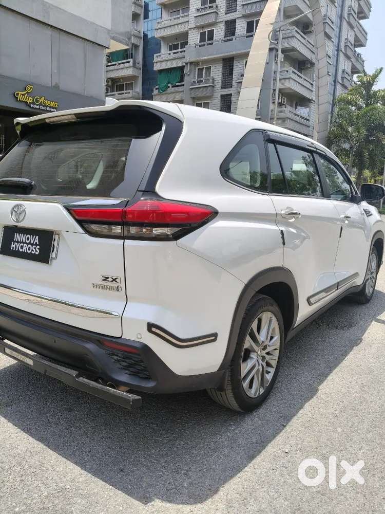 Toyota Innova Hycross 2024 Hybrid Hybrid