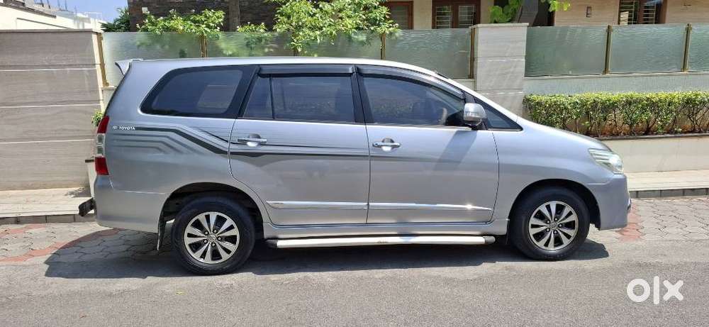 Toyota Innova 2.5 Vx 7 Seater Bs Iv, 2015