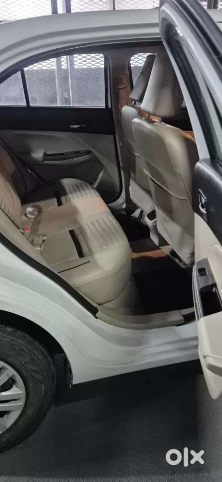 Maruti Suzuki Dzire Vxi Ags, 2023, Petrol