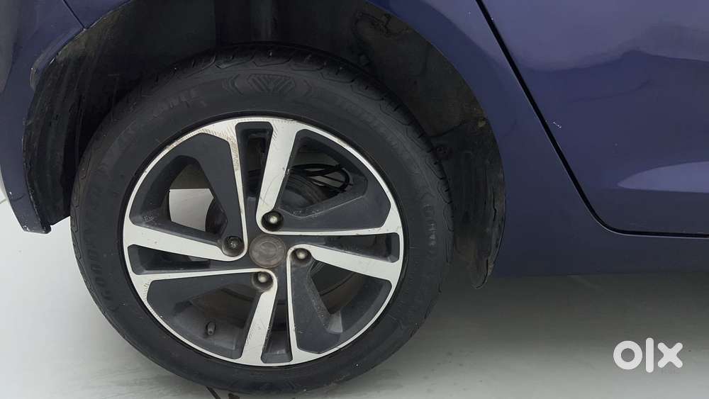 Tata Altroz Xz Plus (s), 2023, Petrol