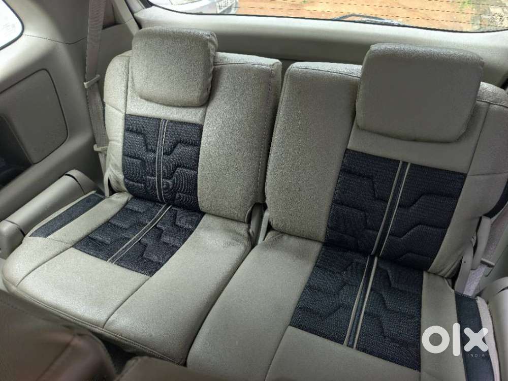 Toyota Innova 2.5 G (diesel) 8 Seater, 2012, Diesel