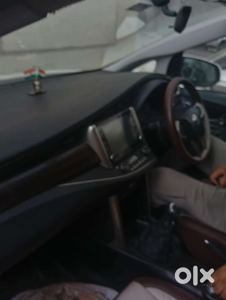 Toyota Innova Crysta 2.4 G Plus Mt 8 Str, 2024, Diesel