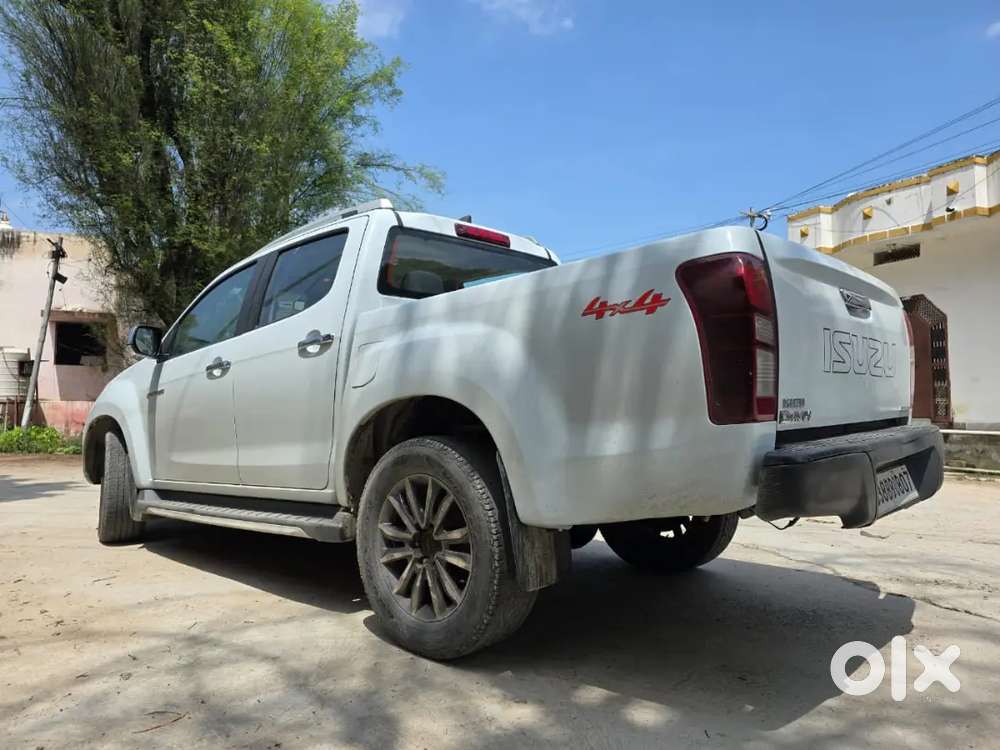 Isuzu V Cross 4×4 , No Time Pass,  Fix Price
