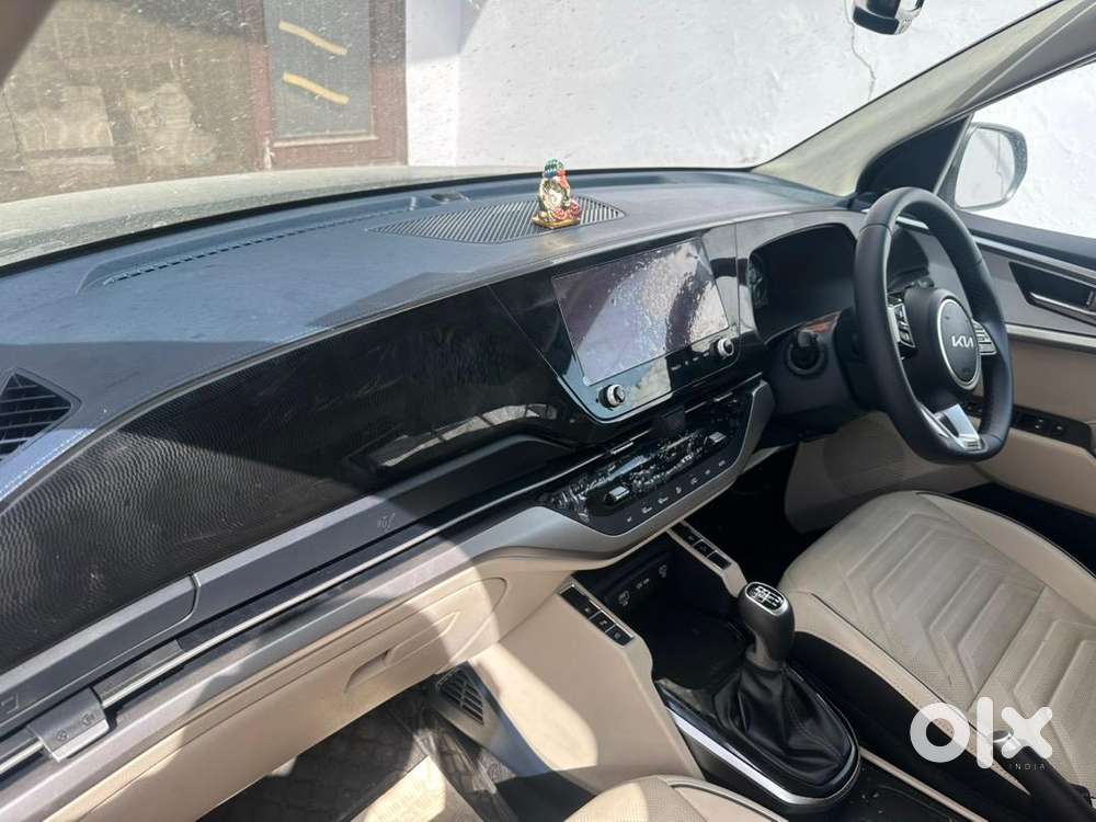 Kia Carens 2024 Diesel Well Maintained