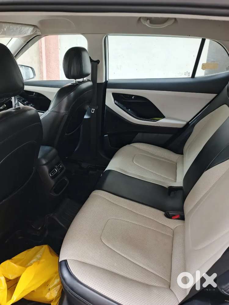 Vip 0030 Creta White  1st Owner  29k Km  Base To Top  17 Alloys